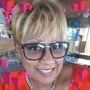 Meet your Posher, Nilda